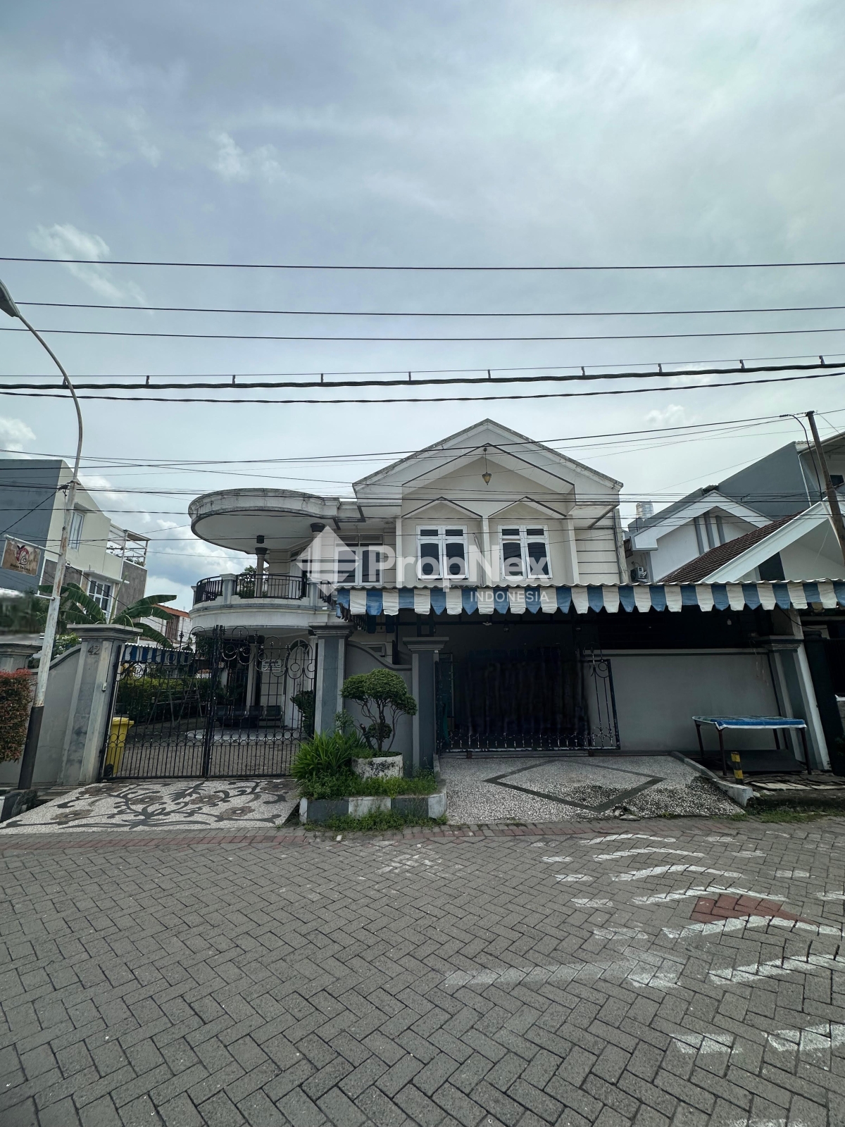 Rumah Sutorejo Row Jalan 5 mobil — foto 4
